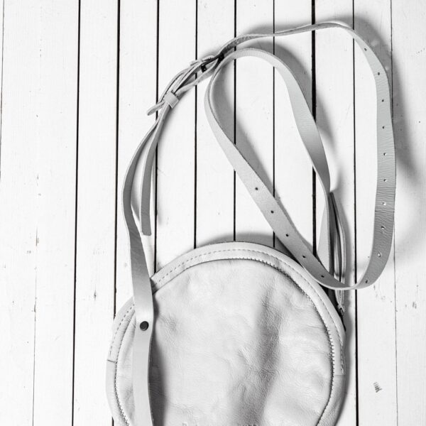 Colpax Leather Circle Bag – Elegant Round Crossbody Purse